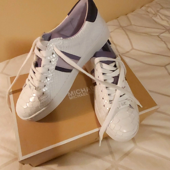 Michael Kors - Picture 1 of 2